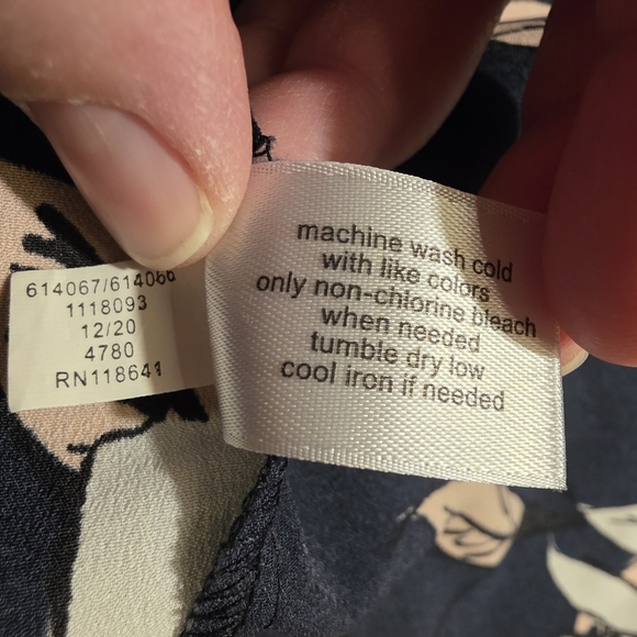 Lane Bryant Plus Size 26 Short Sleeve Dark Navy With Pink Floral - Picture 6 of 8